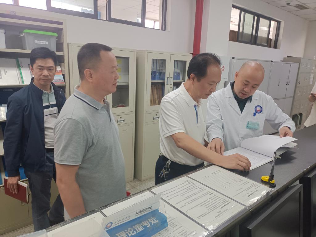 http://news.cmc.edu.cn/__local/1/30/E9/8C86F4AB382EF2AD3F31AD87C29_F193E215_15157.jpg