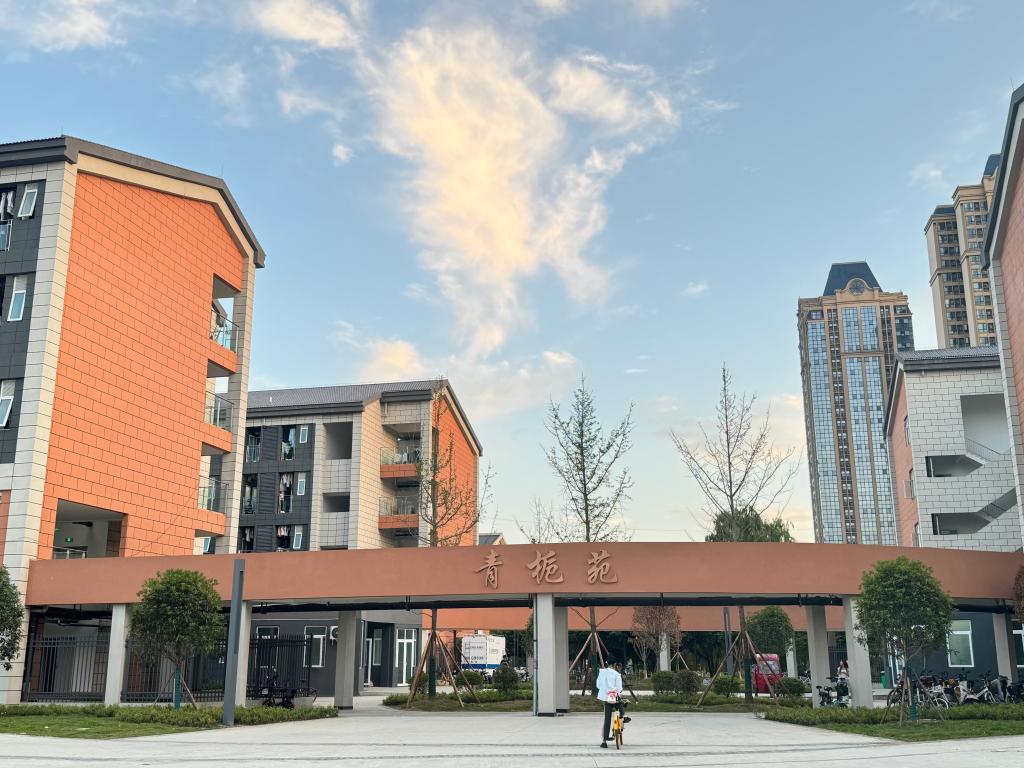 http://news.cmc.edu.cn/__local/3/E0/1D/B571F667978B8FB67900C90ADC6_E57020AF_1E23C.jpg