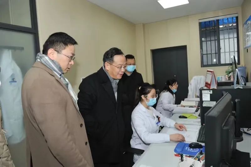 http://news.cmc.edu.cn/__local/4/0E/46/3D37C3ACC6AABCFC51FF37700C4_0F569591_C217.jpeg