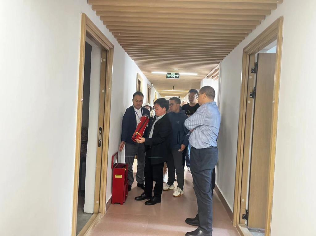 http://news.cmc.edu.cn/__local/4/4B/F5/EFBE2537384694D0891EDA9B891_6EAD6DF3_12D69.jpg