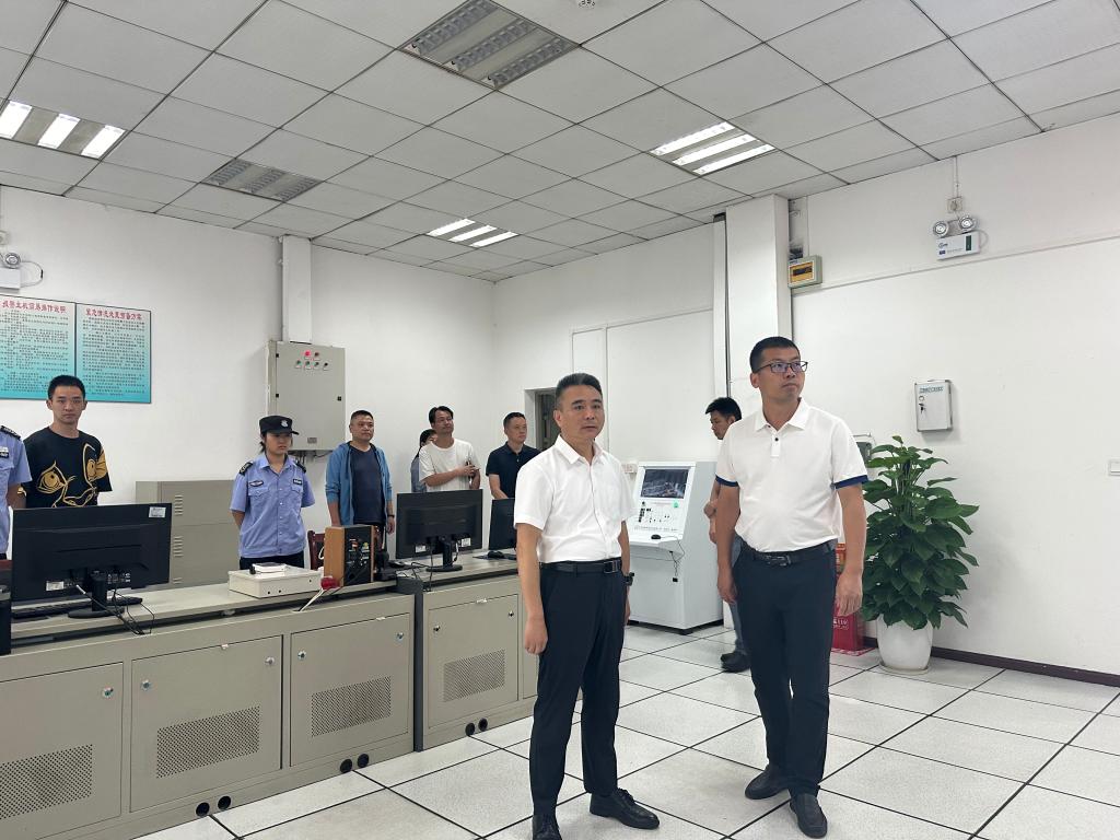 http://news.cmc.edu.cn/__local/A/2B/4B/0A4556F1CD7233AAC9DBCA85536_A3CD9AAC_1A5E2.jpg