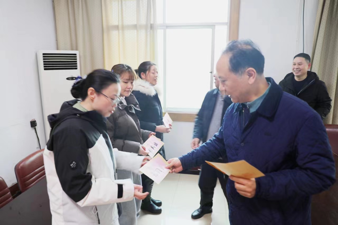 http://news.cmc.edu.cn/__local/B/0A/A8/65C93316F9799830D476404A0FE_914FE5DC_69F8A.jpg