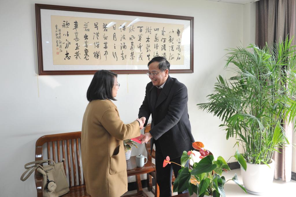 http://news.cmc.edu.cn/__local/C/0E/E1/9AD246EA1E5451B36249F833EE4_56AC3D33_1820F.jpg