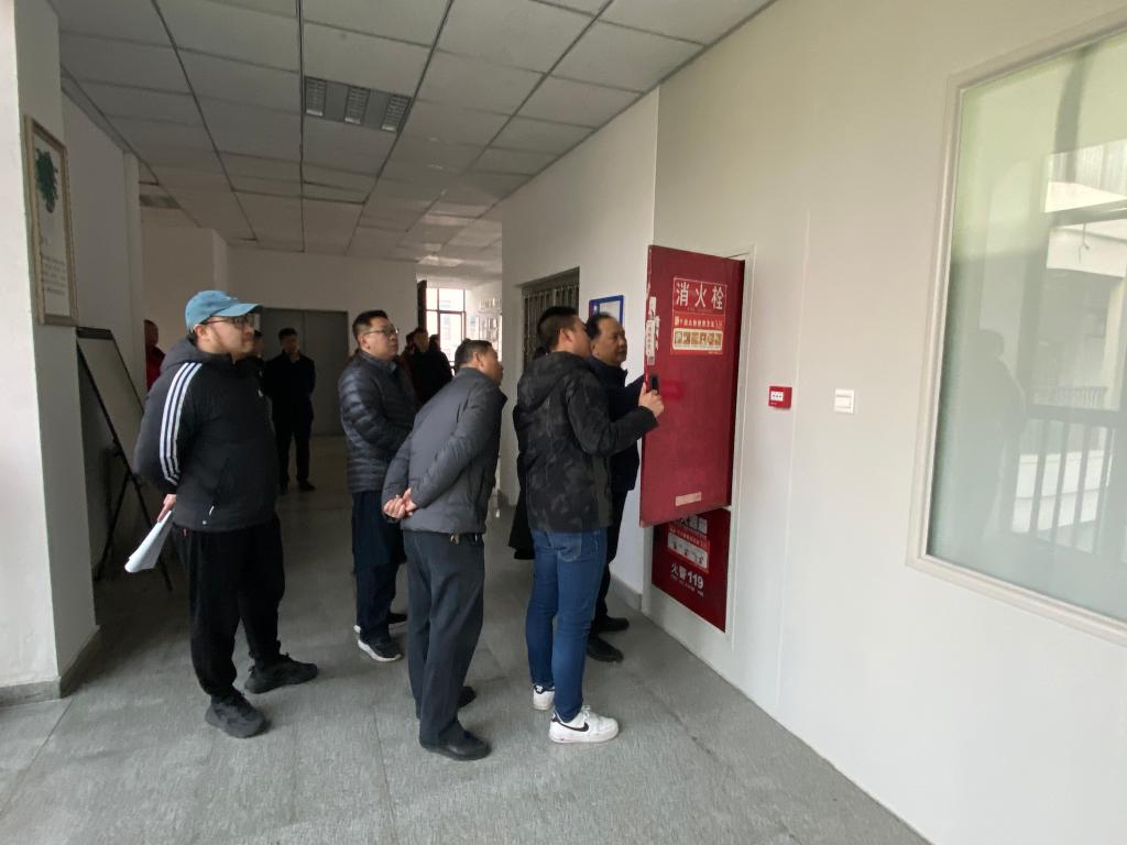 http://news.cmc.edu.cn/__local/F/4C/D7/2DC0A3FAEAF77BCD1EA3B32738F_E05B057C_10906.jpg