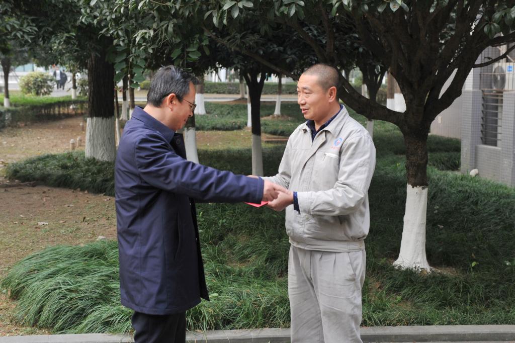 http://news.cmc.edu.cn/__local/F/73/B2/2CF225A3D79446B404165BD8764_9B175BA2_1D57B.jpg